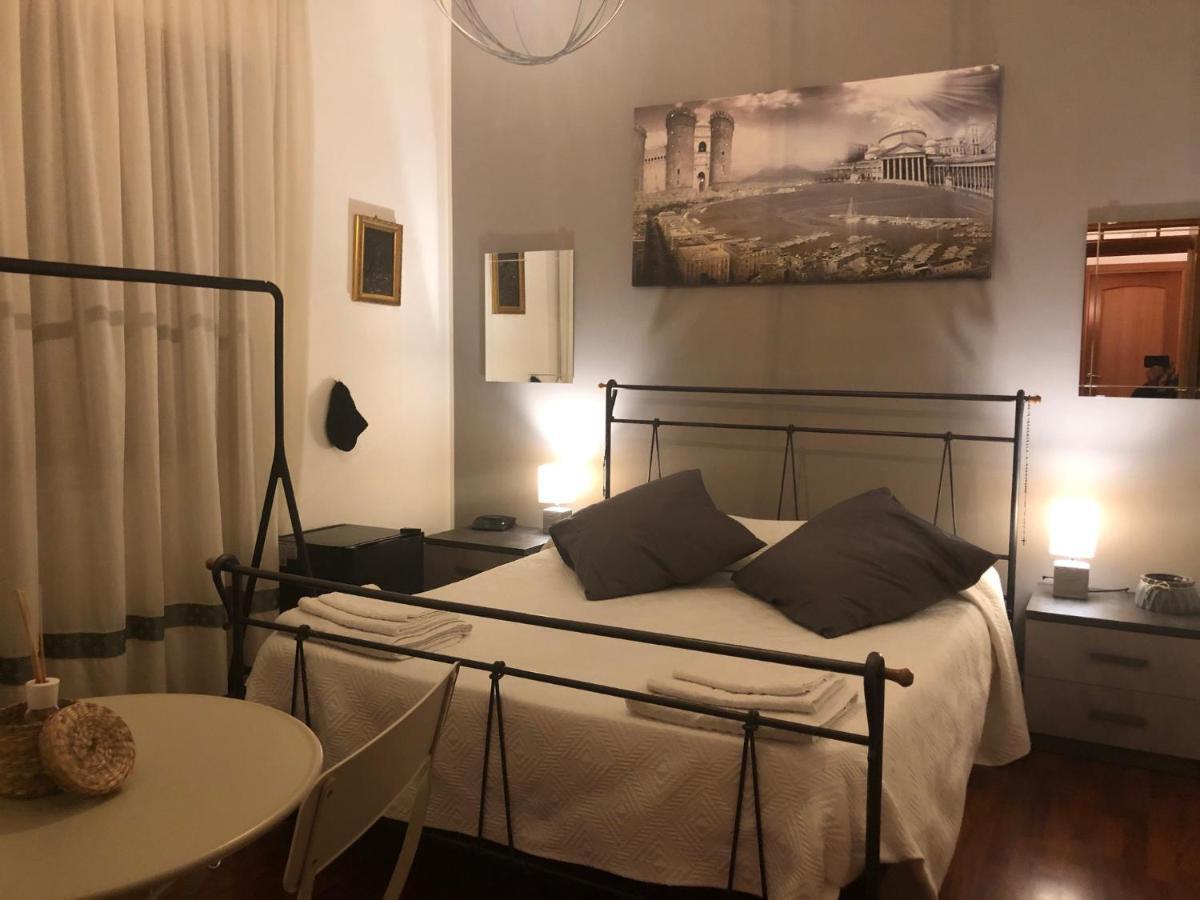 B&B Da Vito A San Martino Napoli Bagian luar foto